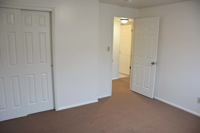 Building Photo - 1127 E 960 S