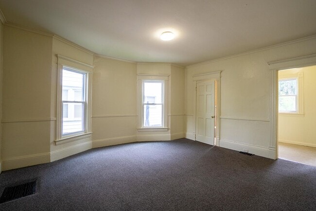 Building Photo - 204 Harvard Pl