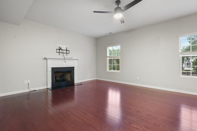 Building Photo - 2040 Towering Oaks Drive