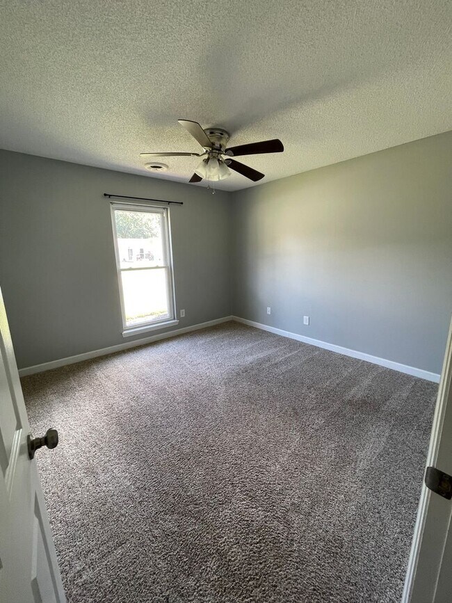 Building Photo - 104 Timber Ln