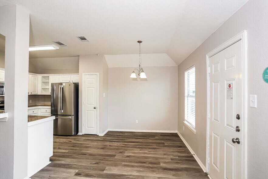 Building Photo - 7106 Sierra Way
