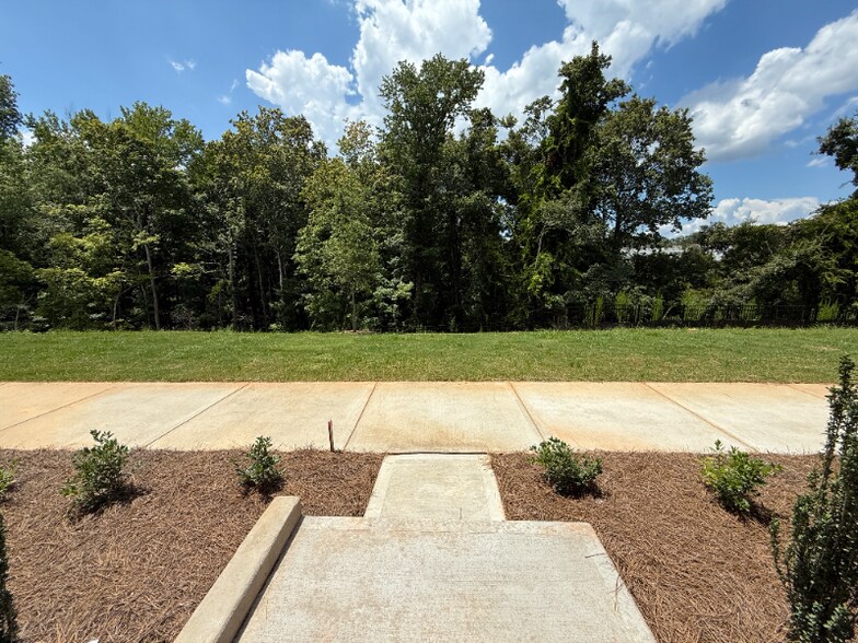 Building Photo - 5019 Westmead Ln