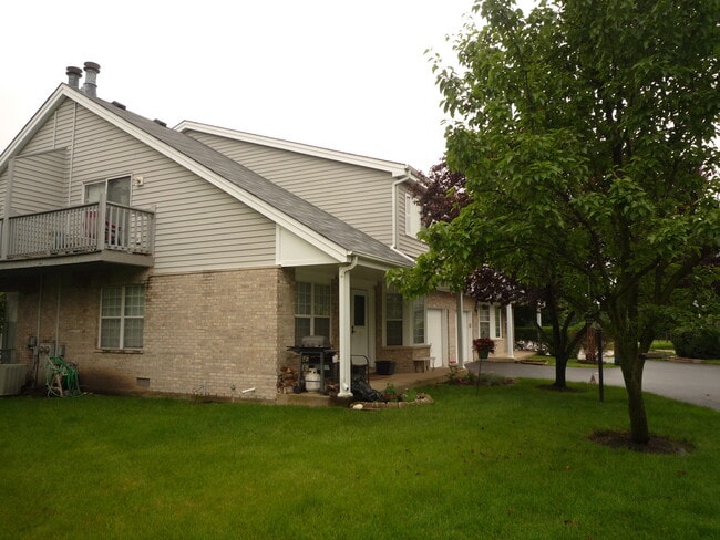 Building Photo - 3527 Frontenac Ct