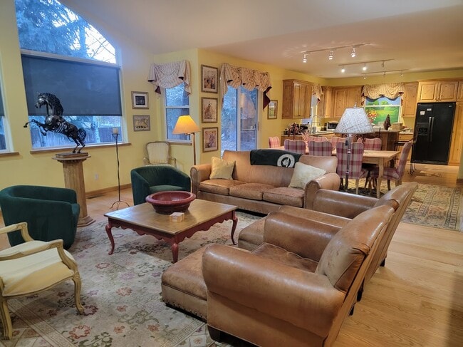 Building Photo - 1611 Heroic Rd