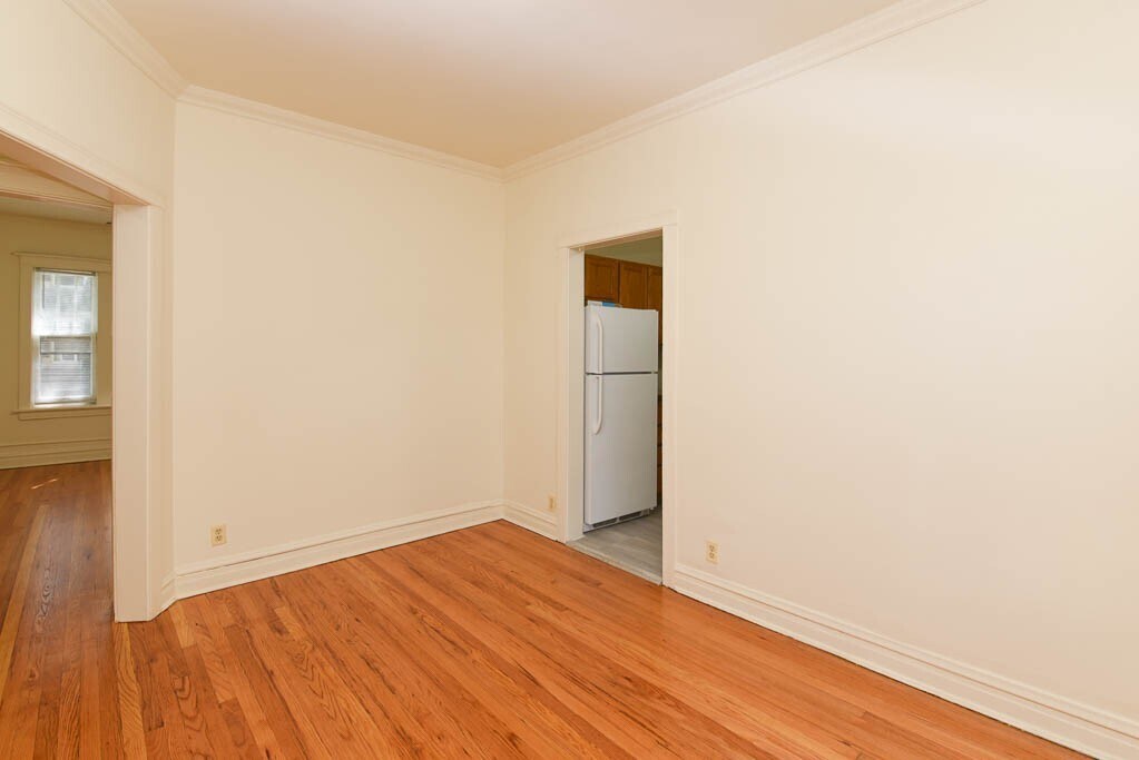 Building Photo - 3508 N Wolcott Ave