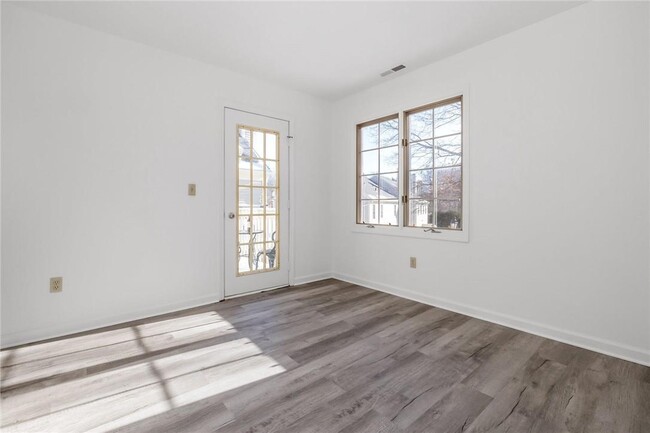 Building Photo - 2802 Morgan Dr