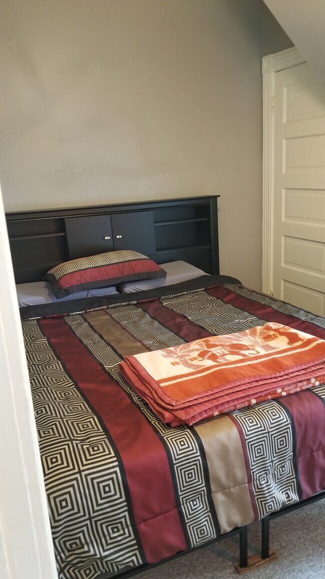 Bedroom - 304 Summit Ave