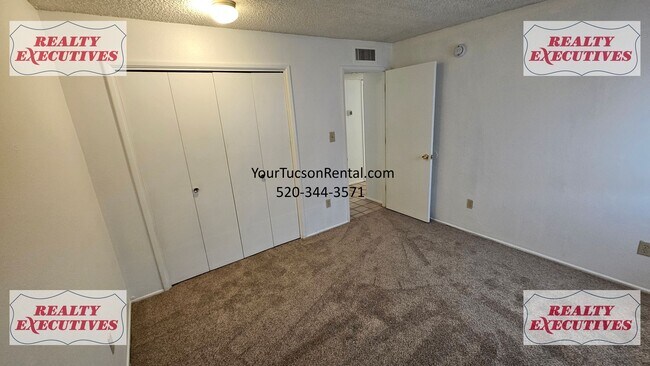 Building Photo - Fort Lowell & Campbell 2/1 - A/C and all appliances