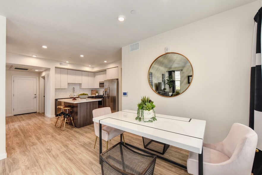 Dining Area - Morgan Ranch Apartments