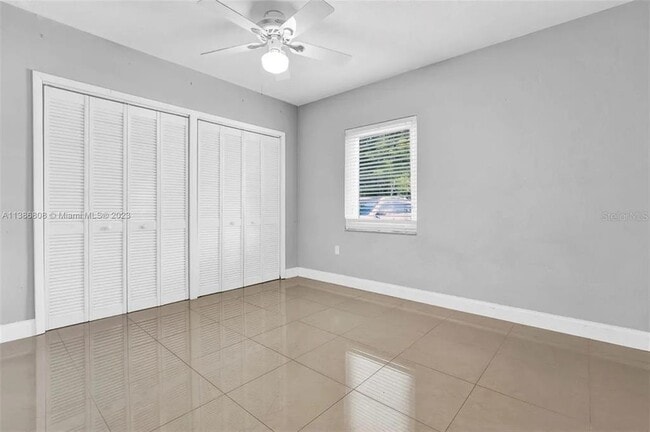 Building Photo - 437 Swan Ave