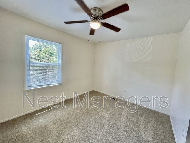 Building Photo - 717 Rockwood Dr