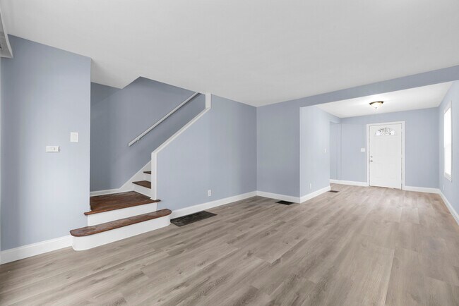 Building Photo - 1208 E 26th Ave