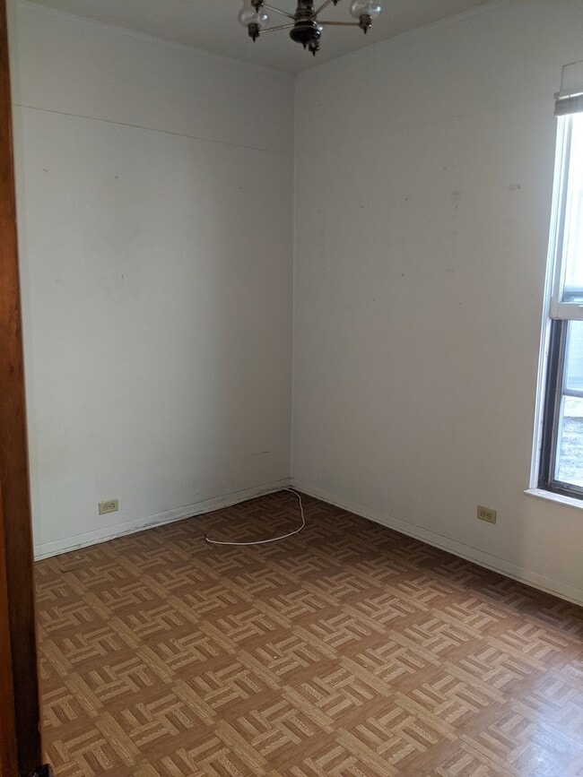 Building Photo - 1514 W Wilson Ave