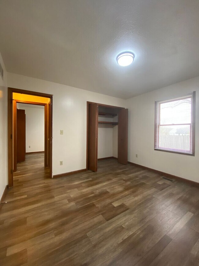 Building Photo - 1007 Zollinger Rd