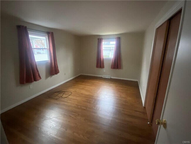 Building Photo - 121 Arnett Ave