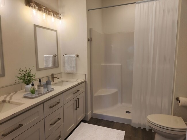 Building Photo - BRAND NEW MODERN LIVING!! HUGE 4 Bed 2.5 Bath Duplex with over 2350+ Sq. Feet.