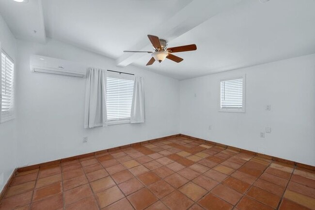 Building Photo - Charming home located in a highly convenient central Phoenix area