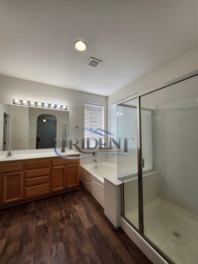 Building Photo - 1038 Zanes Dr