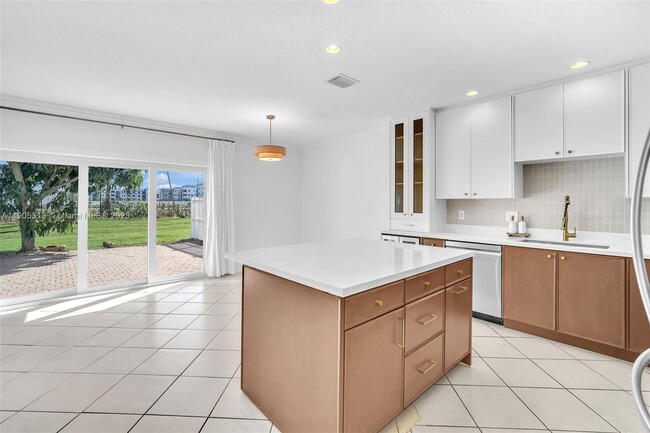 Building Photo - 2867 SW 125th Ave