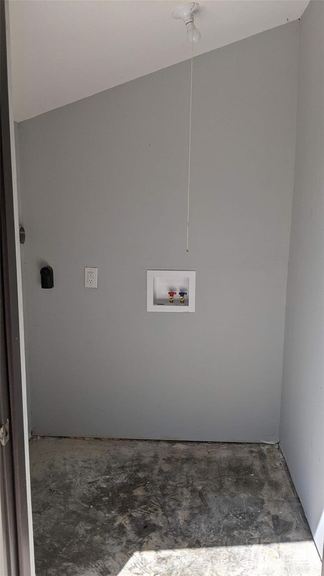 Building Photo - 250 W McNeely Ave