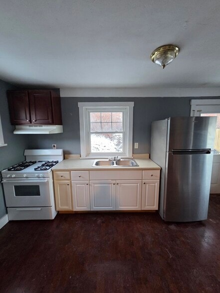 Building Photo - 437 Freeport Rd