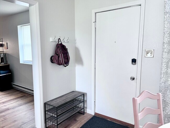 Building Photo - Rocky Court