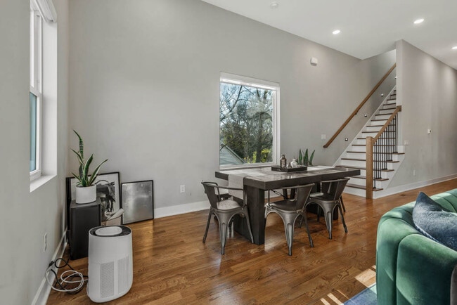 Building Photo - 1909 Hailey Ave