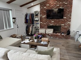Building Photo - 24710 Hacienda Ln