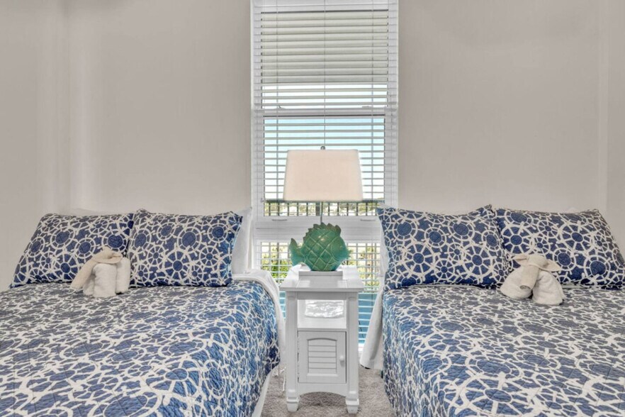 Building Photo - 7205 Thomas Dr