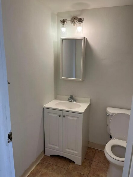 Building Photo - 4696 Tarryton Ct S