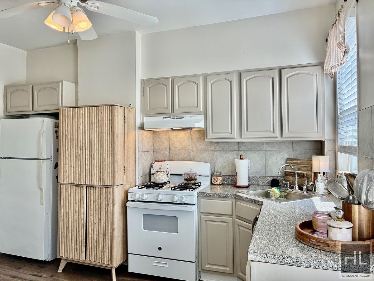 Building Photo - Gorgeous 1.5 bedroom in Maspeth