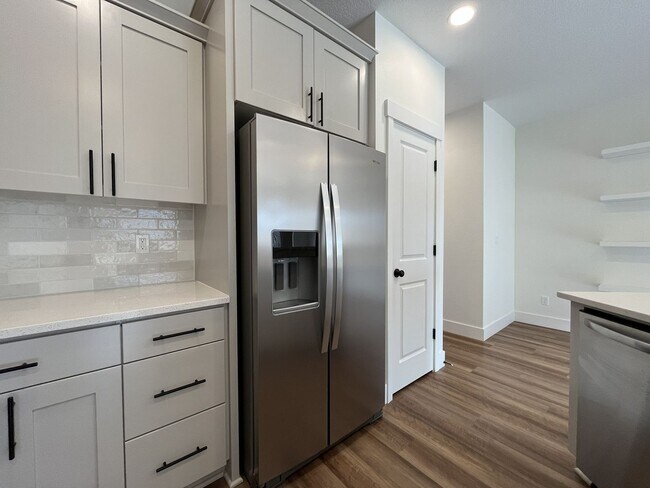 Building Photo - Modern 2022-Built 3-Bedroom Home with Open Layout, Entertainer’s Kitchen. Near Parks & Playgrounds