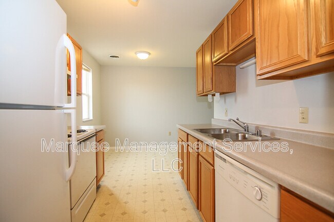 Building Photo - 112 Talon Pl