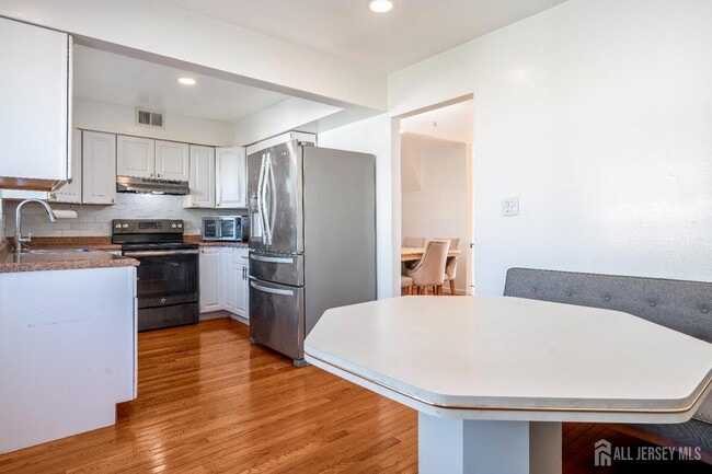 Building Photo - 424 Middlewood Rd