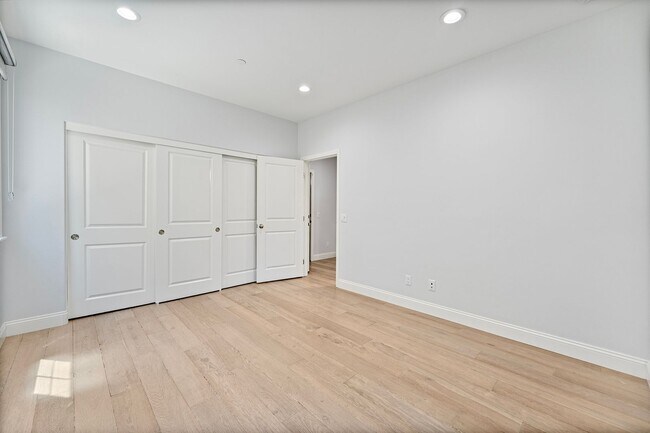 Building Photo - 59 Parkdale