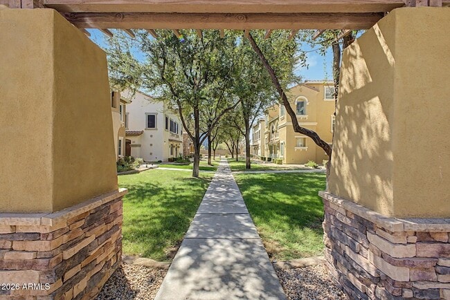 Building Photo - 418 N Mahogany Ct