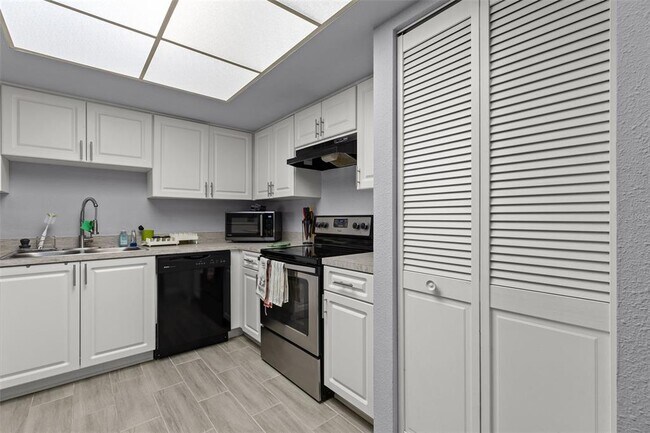 Building Photo - 3709 Greenery Ct