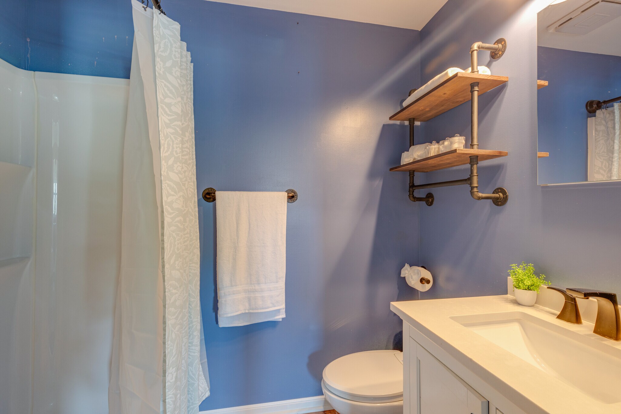 Building Photo - 302 Lampros Ct