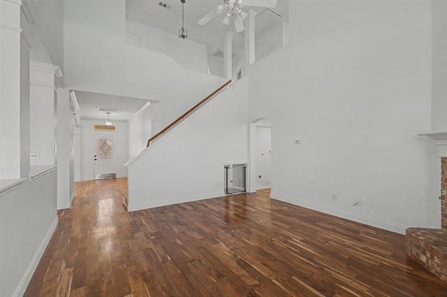 Building Photo - 6920 Willow Crest Dr