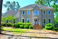 Building Photo - 4130 Knollcrest Cir N