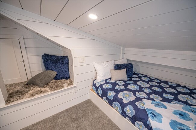 Building Photo - 71 S Bay Dr