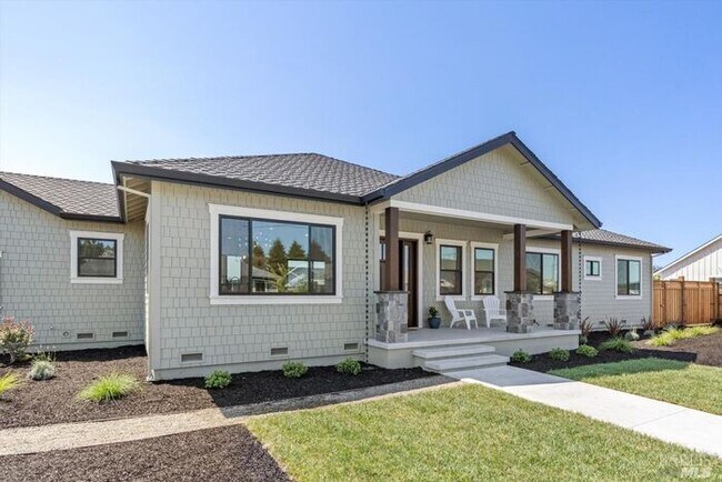Building Photo - Beautiful 3 Bed 2.5 Bath Home in Larkfield Wikiup Neighborhood $5,000 per month!