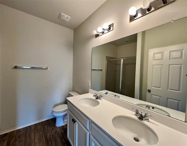 Building Photo - 220 Pepperbark Loop