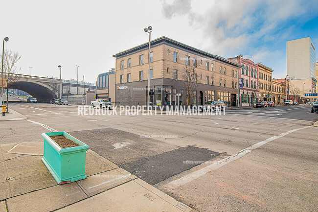 Building Photo - 401 W 1st Ave