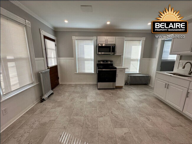 Building Photo - 17 Boylston St