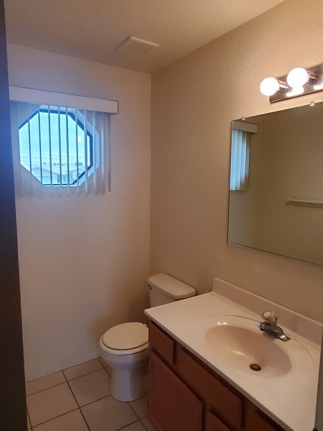 Building Photo - 2635 Calle de Mercado