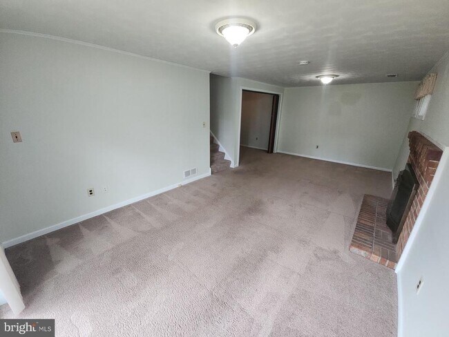 Building Photo - 2820 Vixen Ln