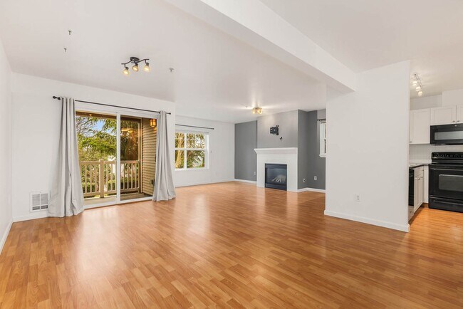 Building Photo - 23420 SE Black Nugget Rd