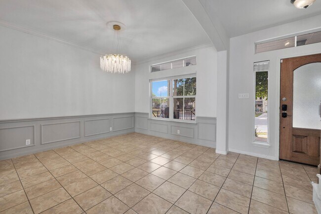 Building Photo - 136 Brook Shire