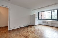 Building Photo - Spacious & Bright Unfurnished Studio at Ri...